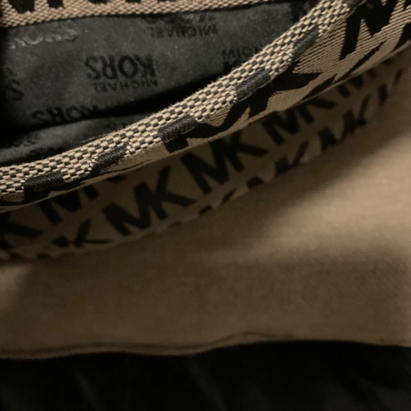 MK all over logo canvas tote bag - Picture 4 of 6